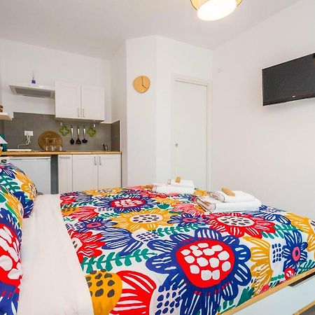 B&B Lo&G Lascari Kültér fotó