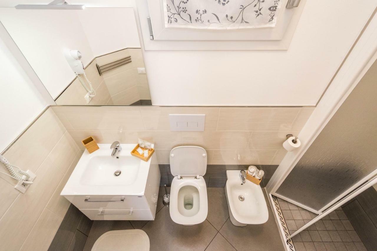 B&B Lo&G Lascari Kültér fotó