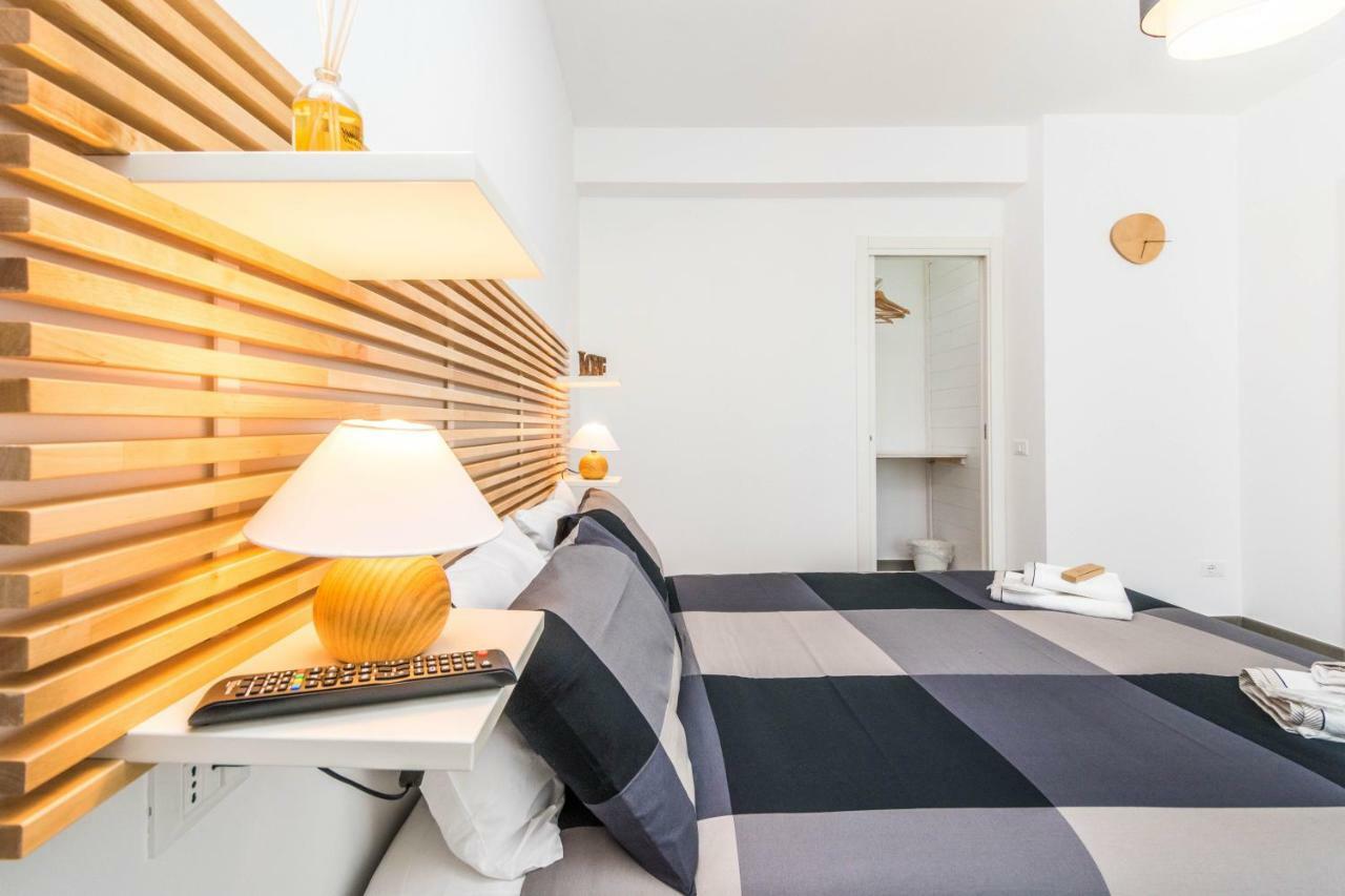 B&B Lo&G Lascari Kültér fotó