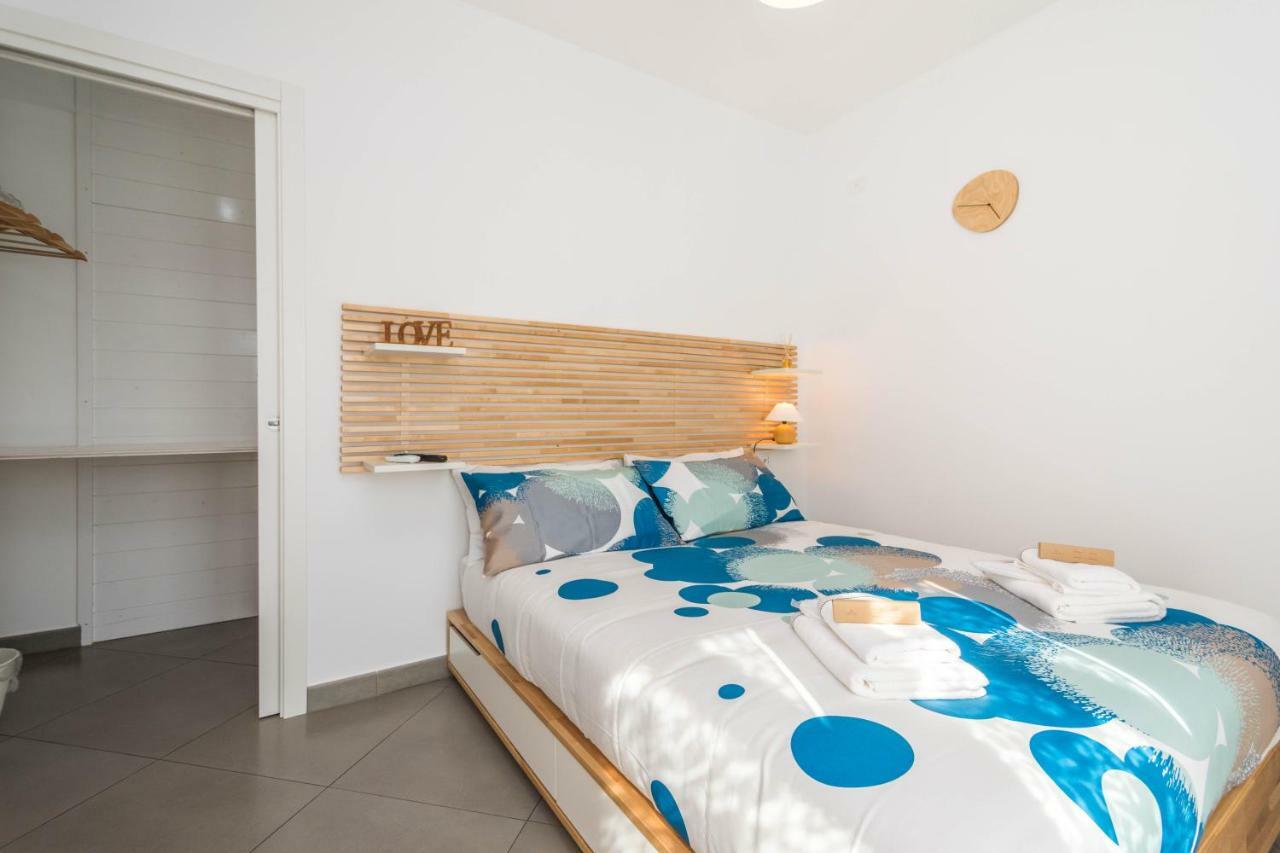 B&B Lo&G Lascari Kültér fotó