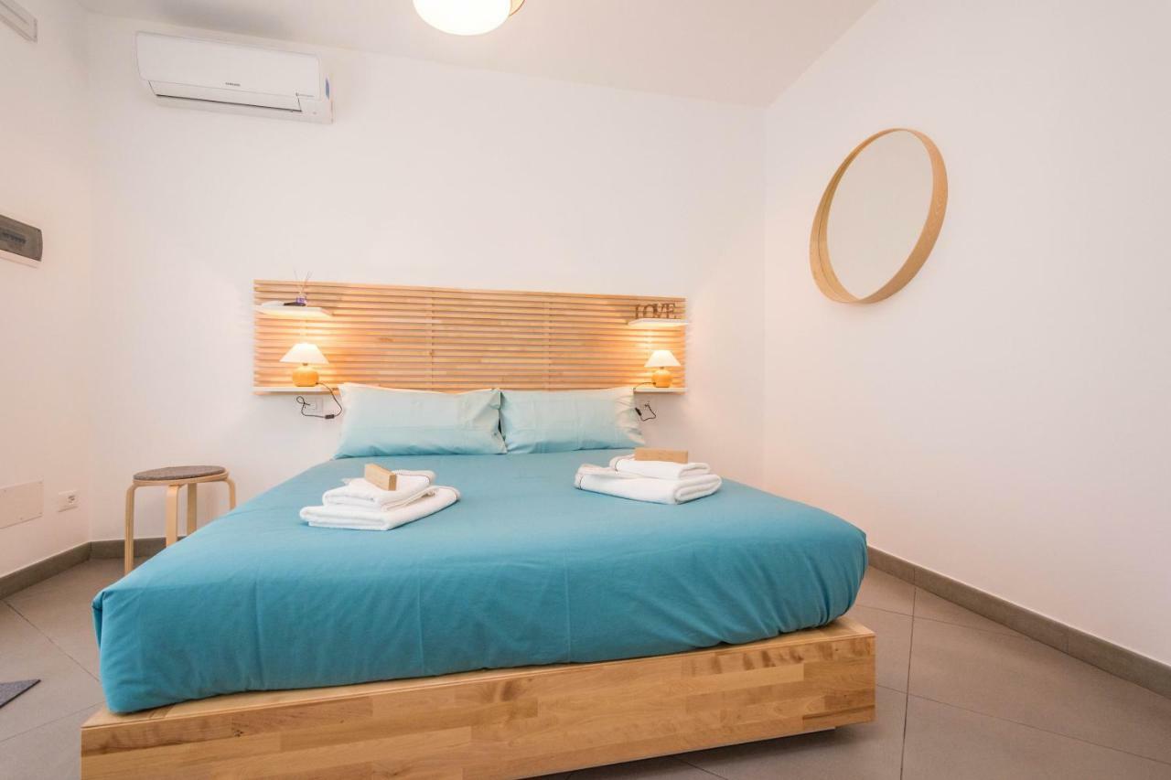 B&B Lo&G Lascari Kültér fotó
