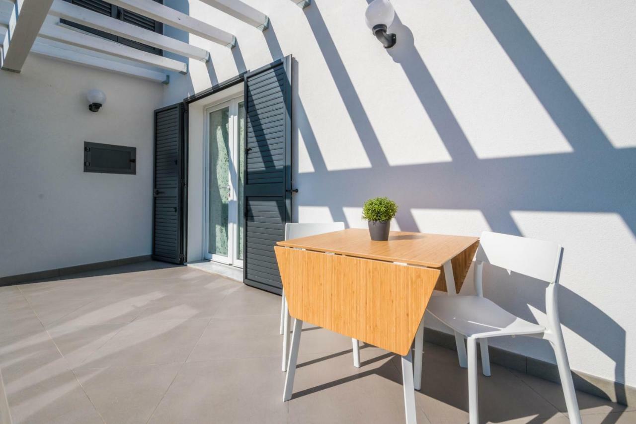 B&B Lo&G Lascari Kültér fotó