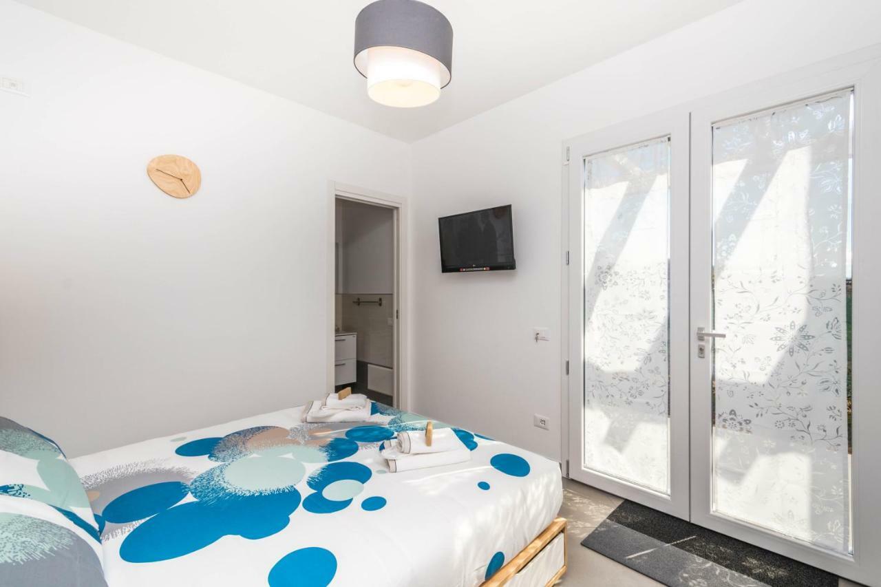 B&B Lo&G Lascari Kültér fotó