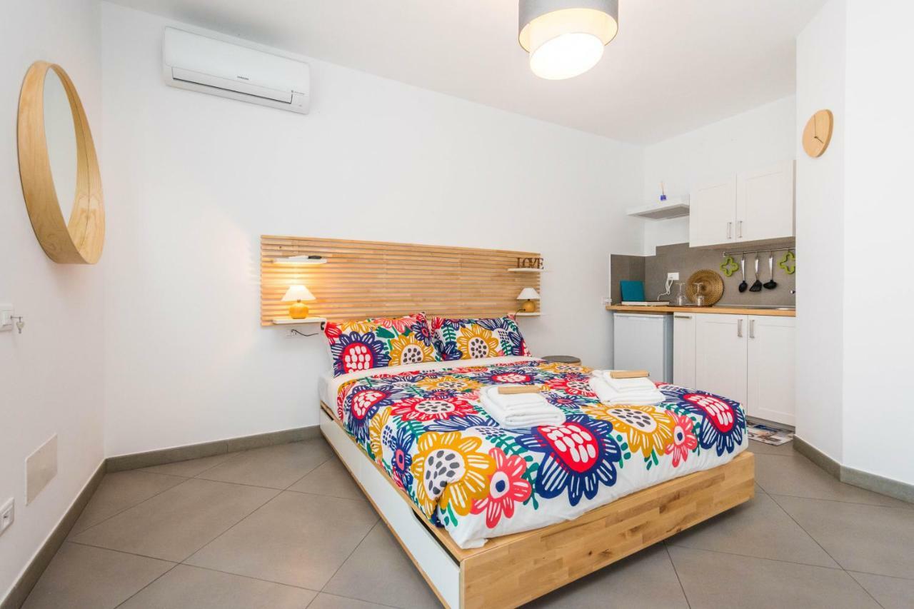 B&B Lo&G Lascari Kültér fotó